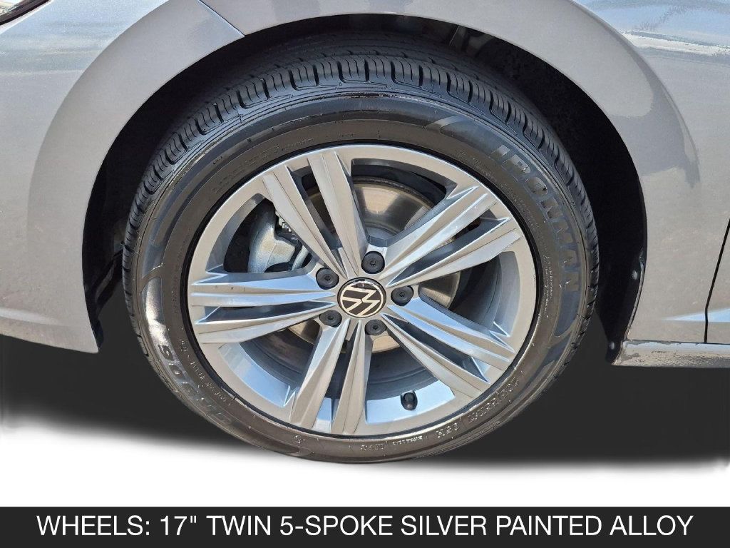 Used 2024 Volkswagen Jetta SE FWD image 11