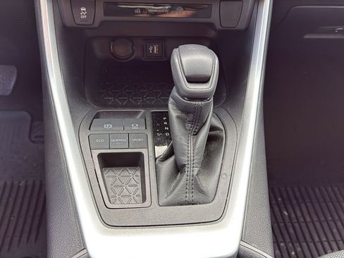 Used 2023 Toyota RAV4 LE FWD image 10