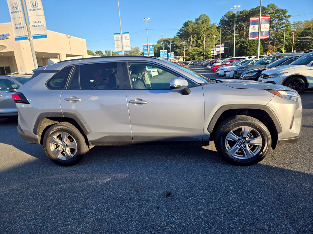 Used 2025 Toyota RAV4 XLE FWD image 4