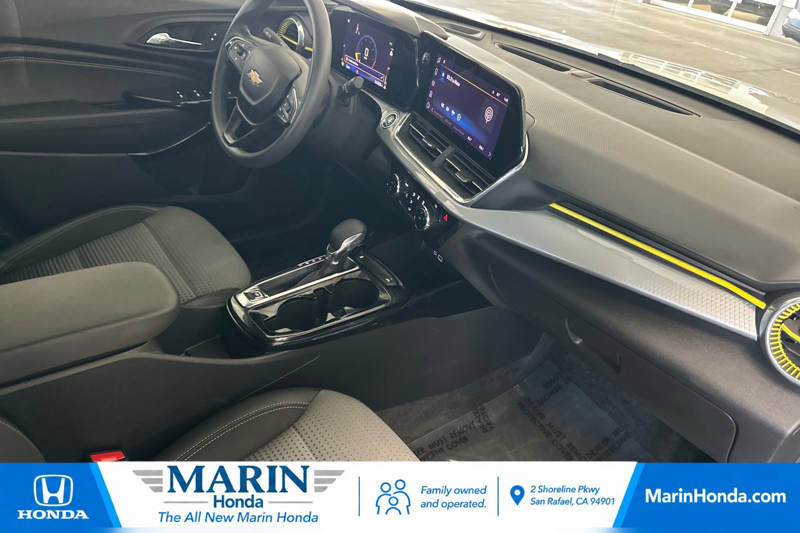 Used 2025 Chevrolet Trax LT FWD image 19