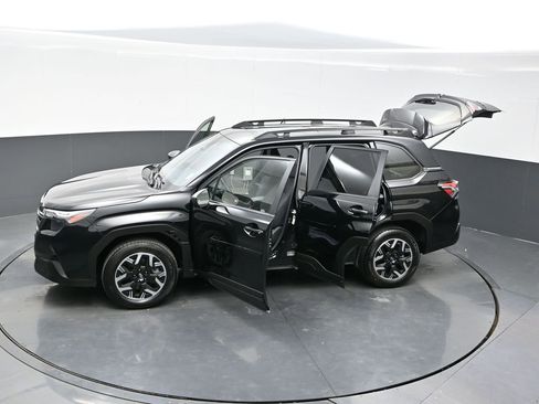 Used 2025 Subaru Forester Premium w/ Convenience Package #1 image 35