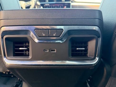 Used 2025 GMC Sierra 2500 Denali w/ Technology Package AWD/4WD image 21