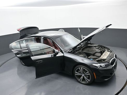 Used 2024 BMW 330i xDrive 330i xDrive w/ Premium Package image 38