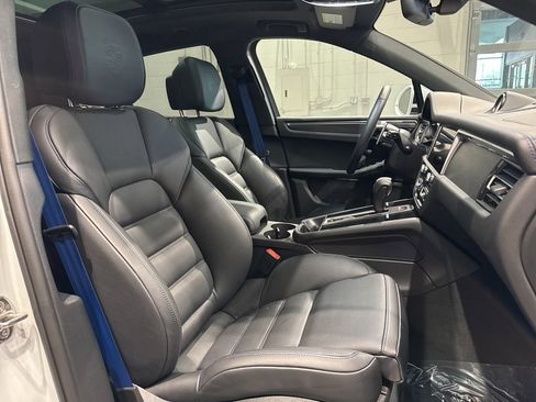 Used 2025 Porsche Macan GTS image 47