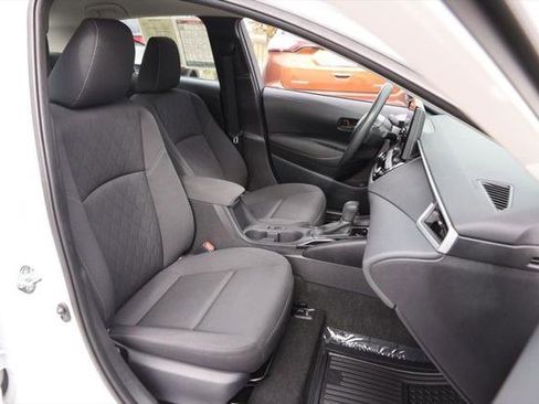 Certified 2025 Toyota Corolla LE image 22