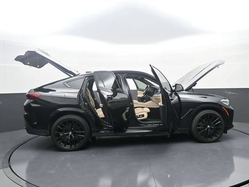 Used 2022 BMW X6 xDrive40i w/ M Sport Package AWD/4WD image 44