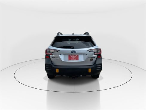 Used 2022 Subaru Outback Wilderness w/ Wilderness Package image 7