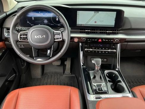 Used 2023 Kia Carnival SX Prestige FWD image 15