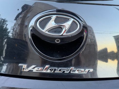 Used 2014 Hyundai Veloster Turbo w/ Turbo Technology Package 04 FWD image 15
