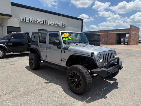 Used 2017 Jeep Wrangler Unlimited Sport w/ Connectivity Group AWD/4WD image 4