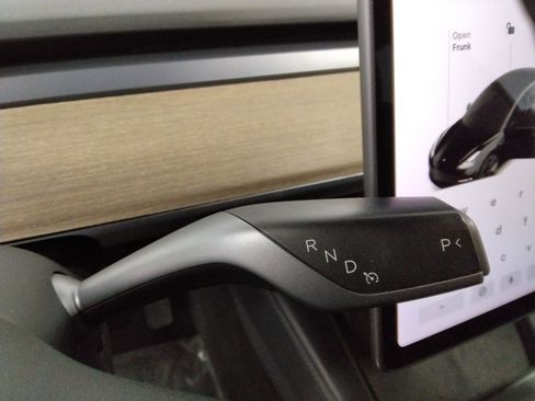 Used 2021 Tesla Model 3 Standard Range Plus image 16