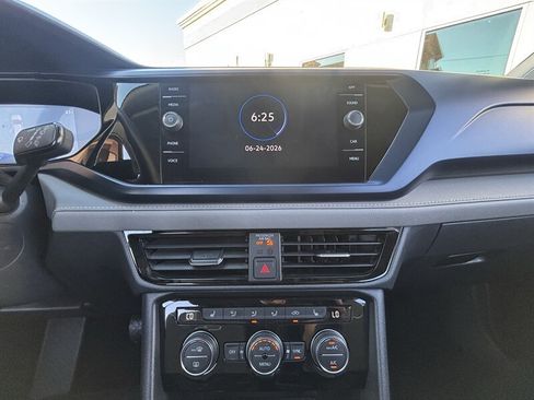 Used 2024 Volkswagen Taos SE FWD image 29