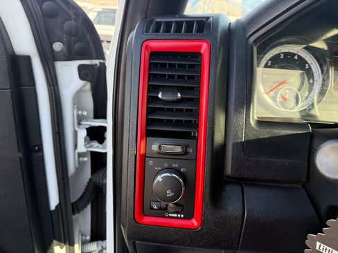 Used 2014 RAM 1500 Express image 21