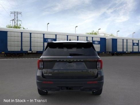 New 2026 Ford Explorer Active RWD image 5