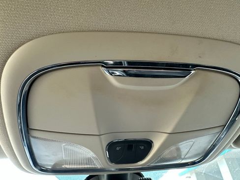 Used 2016 Jeep Cherokee Latitude w/ Comfort & Sound Group FWD image 18