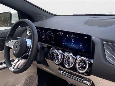 New 2025 Mercedes-Benz GLA 250 image 24