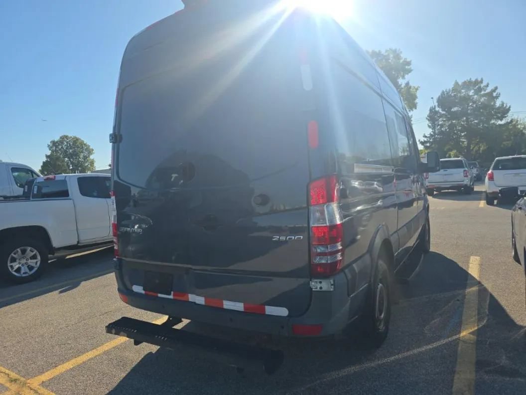 Used 2018 Mercedes-Benz Sprinter 2500 image 2