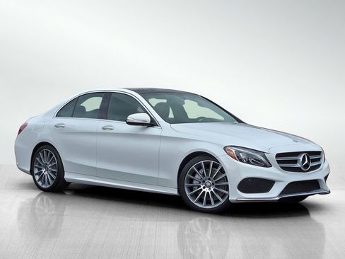 Used 2015 Mercedes-Benz C 300 Sedan image 2