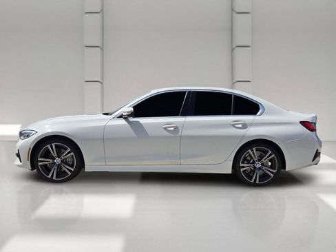 Used 2022 BMW 330i Sedan w/ Premium Package 2 RWD image 2
