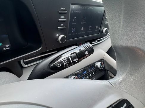 Used 2023 Hyundai Elantra SEL FWD image 29