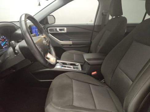Used 2022 Ford Explorer XLT image 17
