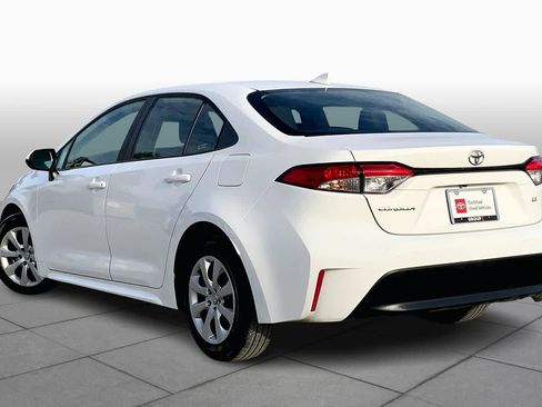 Used 2025 Toyota Corolla LE image 11