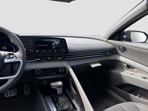 Certified 2026 Hyundai Elantra Sport FWD image 22