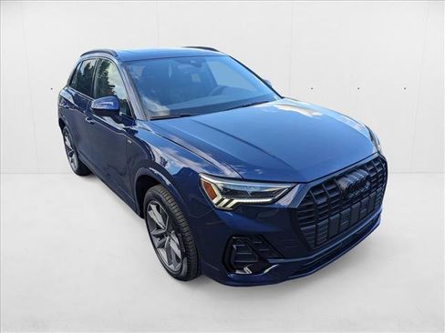 New 2025 Audi Q3 2.0T Premium image 3