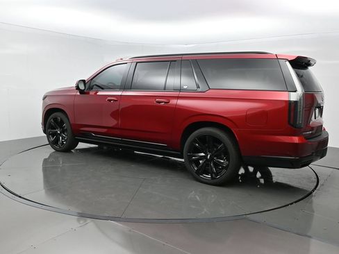 Used 2025 Cadillac Escalade ESV Sport Platinum w/ LPO, Floor Liner Package AWD/4WD image 4