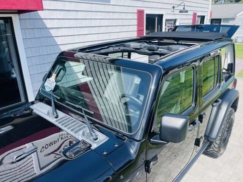 Used 2024 Jeep Wrangler Unlimited Sport AWD/4WD image 9