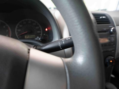 Used 2010 Toyota Corolla LE FWD image 14