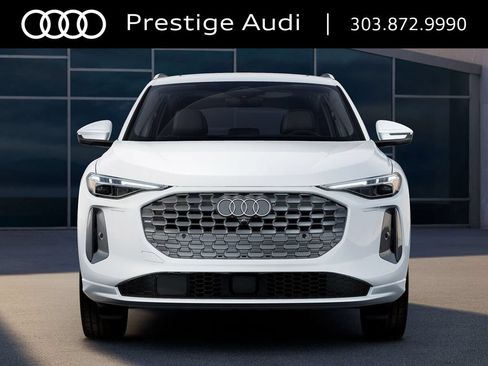 Used 2025 Audi Q5 Premium w/ Premium Plus AWD/4WD image 3