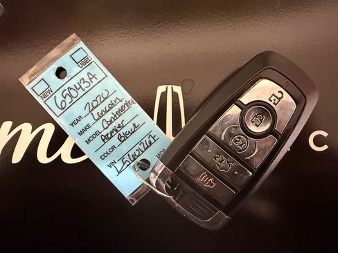 Used 2020 Lincoln Continental Standard w/ Premium Package image 53