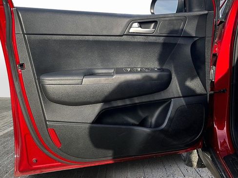 Used 2018 Kia Sportage LX image 18