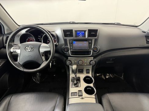 Used 2013 Toyota Highlander SE FWD image 14