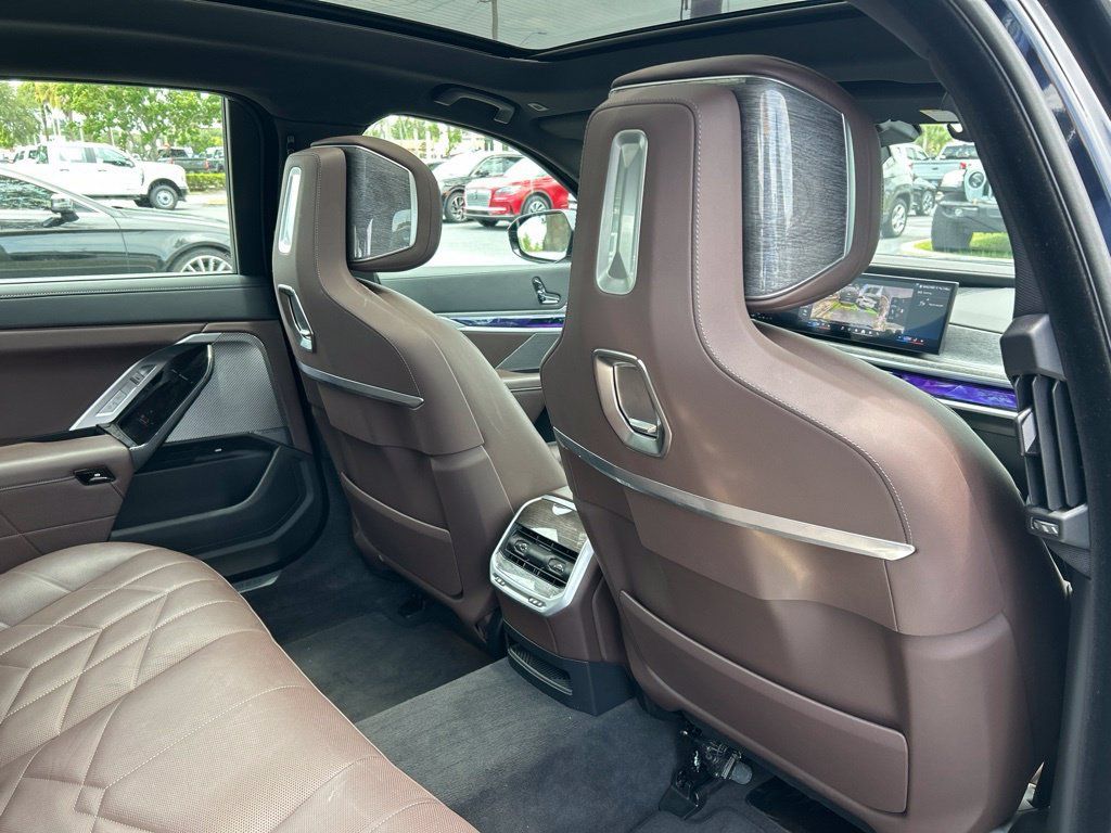 Used 2025 BMW 740i RWD image 46