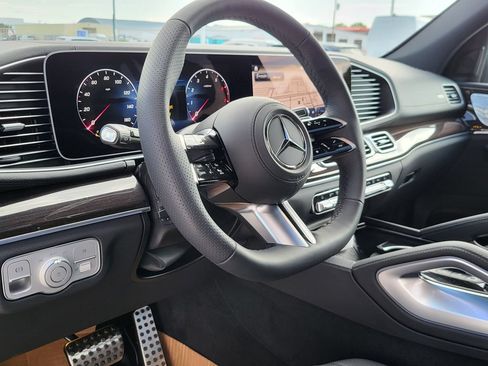 Used 2025 Mercedes-Benz GLS 450 4MATIC image 21
