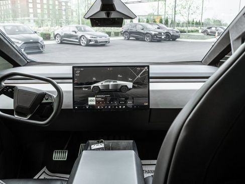 Used 2024 Tesla Cybertruck AWD Crew Cab image 8