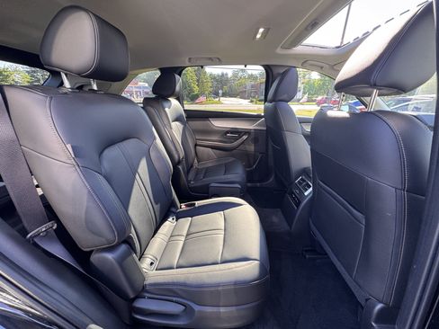 Certified 2024 MAZDA CX-90 Plug-In Hybrid w/ Preferred AWD/4WD image 18