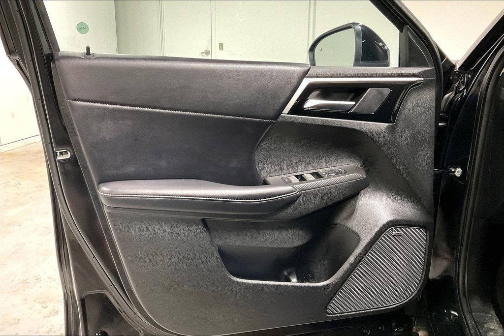 Used 2025 Mitsubishi Outlander SE AWD/4WD image 21