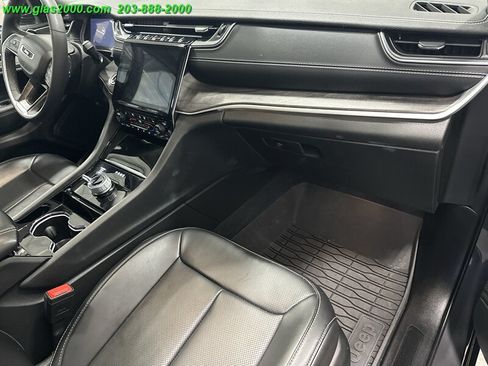 Used 2023 Jeep Grand Cherokee L Limited w/ Luxury Tech Group II AWD/4WD image 5