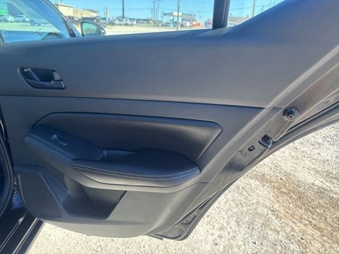 Used 2024 Nissan Altima 2.5 SV image 18