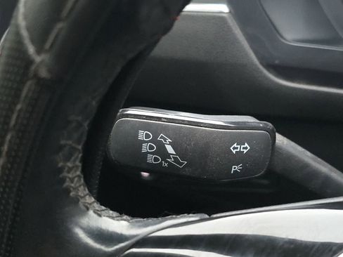 Used 2019 Volkswagen Tiguan S image 32