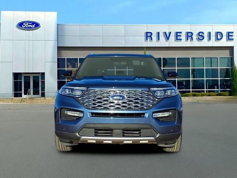 Used 2020 Ford Explorer Platinum w/ Premium Technology Package image 2