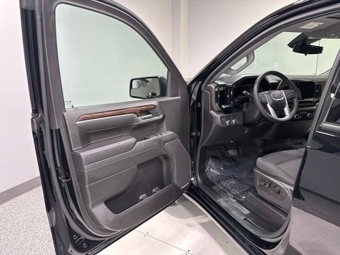 Used 2024 GMC Sierra 1500 Elevation AWD/4WD image 5