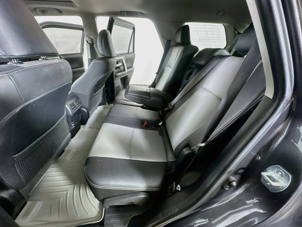 Used 2019 Toyota 4Runner SR5 Premium AWD/4WD image 17