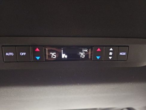 Used 2025 Toyota Sienna XSE FWD image 30