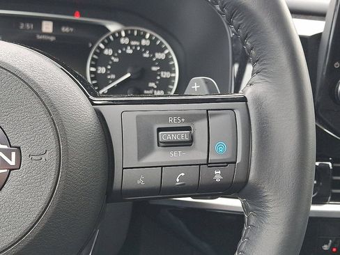 Used 2024 Nissan Pathfinder SL w/ Cargo Package AWD/4WD image 18