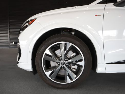 Certified 2024 Audi Q4 e-tron Premium Plus image 3