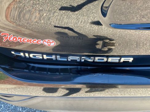 Used 2021 Toyota Highlander XLE FWD image 14